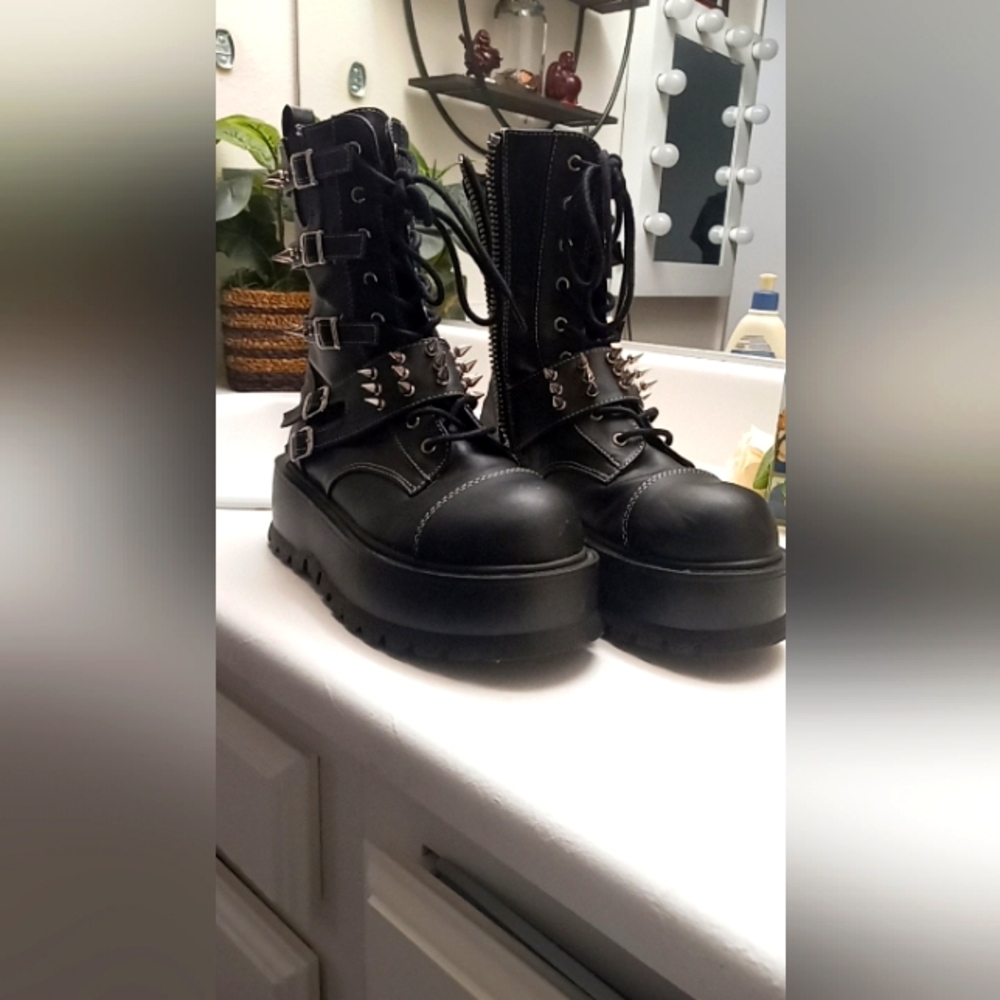 Demonia Slacker-165, size 9, black, new